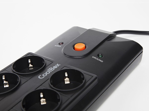 REGLETA DE 6 TOMAS CON 2 PUERTOS USB DE CARGA COO-BE06U2