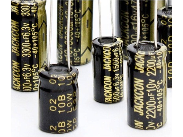 Condensador Electrolitico 1200UF 10V 105º 10x20